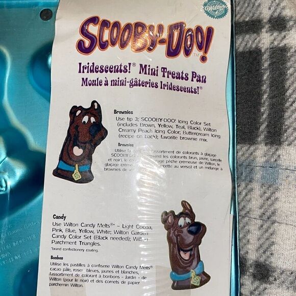 Wilton Cartoon Network Scooby-Doo Mini Treats Pan Baking and Candy Cake Molds Je - Picture 8 of 9